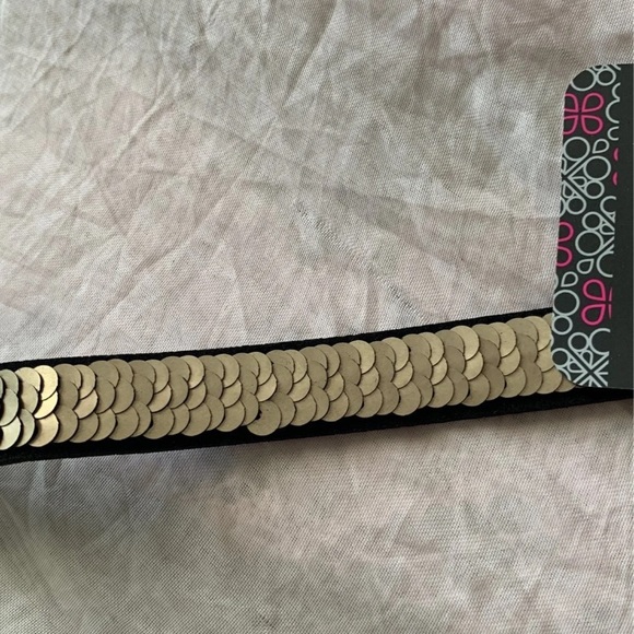 Paparazzi gold sequin bracelet - Picture 2 of 4